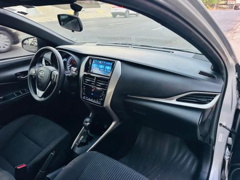 TOYOTA Yaris Hatch 1.5 16V 4P FLEX XL PLUS CONNECT MULTIDRIVE AUTOMTICO CVT, Foto 10