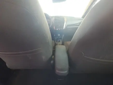 TOYOTA Yaris Hatch 1.5 16V 4P FLEX XL MULTIDRIVE AUTOMTICO CVT, Foto 10