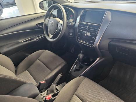 TOYOTA Yaris Hatch 1.5 16V 4P FLEX XL PLUS CONNECT MULTIDRIVE AUTOMTICO CVT, Foto 6