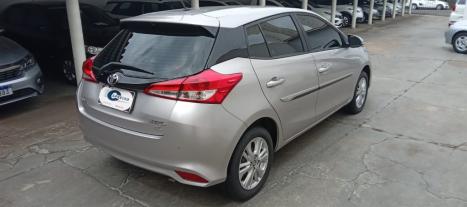 TOYOTA Yaris Hatch 1.3 16V 4P FLEX XL PLUS TECH MULTIDRIVE AUTOMTICO CVT, Foto 4