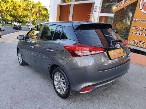 TOYOTA Yaris Hatch 1.5 16V 4P FLEX XS CONNECT MULTIDRIVE AUTOM�TICO CVT, Foto 3