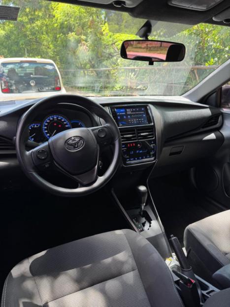 TOYOTA Yaris Hatch 1.5 16V 4P FLEX XL MULTIDRIVE AUTOM�TICO CVT, Foto 6