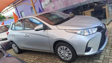 TOYOTA Yaris Hatch 1.3 16V 4P FLEX XL, Foto 3