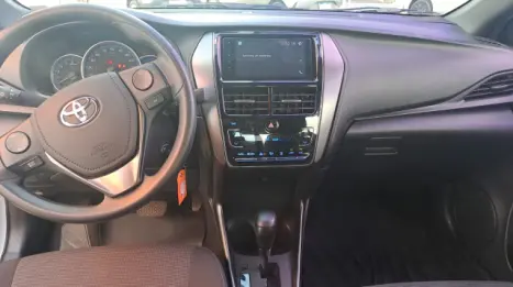 TOYOTA Yaris Hatch 1.3 16V 4P FLEX XL, Foto 5