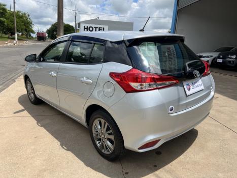 TOYOTA Yaris Hatch 1.5 16V 4P FLEX XL PLUS CONNECT MULTIDRIVE AUTOM�TICO CVT, Foto 2