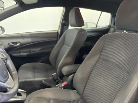 TOYOTA Yaris Hatch 1.5 16V 4P FLEX XL PLUS CONNECT MULTIDRIVE AUTOM�TICO CVT, Foto 7