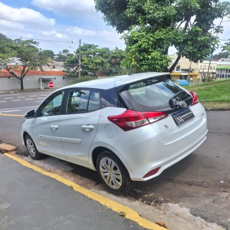 TOYOTA Yaris Hatch 1.5 16V 4P FLEX XL MULTIDRIVE AUTOM�TICO CVT, Foto 5