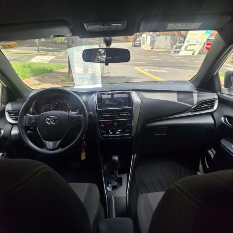 TOYOTA Yaris Hatch 1.5 16V 4P FLEX XL MULTIDRIVE AUTOM�TICO CVT, Foto 8