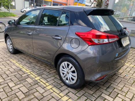TOYOTA Yaris Hatch 1.3 16V 4P FLEX XL MULTIDRIVE AUTOM�TICO CVT, Foto 4