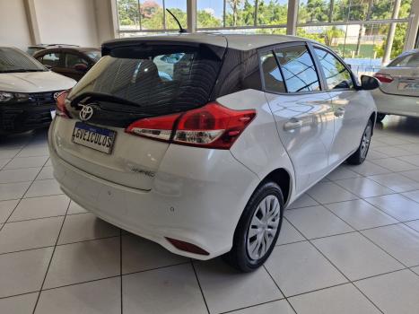 TOYOTA Yaris Hatch 1.5 16V 4P FLEX XL MULTIDRIVE AUTOM�TICO CVT, Foto 4