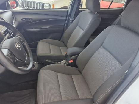TOYOTA Yaris Hatch 1.5 16V 4P FLEX XL MULTIDRIVE AUTOM�TICO CVT, Foto 6