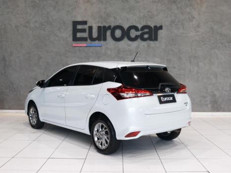 TOYOTA Yaris Hatch 1.5 16V 4P FLEX XS CONNECT MULTIDRIVE AUTOM�TICO CVT, Foto 3