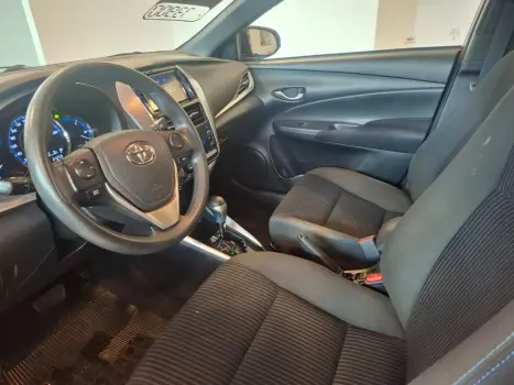 TOYOTA Yaris Hatch 1.3 16V 4P FLEX XL PLUS TECH MULTIDRIVE AUTOM�TICO CVT, Foto 4