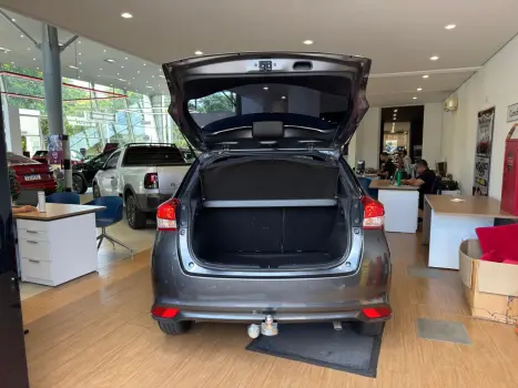 TOYOTA Yaris Hatch 1.5 16V 4P FLEX XLS CONNECT MULTIDRIVE AUTOM�TICO CVT, Foto 12