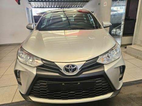 TOYOTA Yaris Hatch 1.5 16V 4P FLEX XL MULTIDRIVE AUTOM�TICO CVT, Foto 3