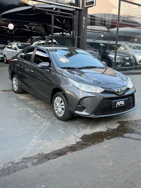 TOYOTA Yaris Hatch 1.5 16V 4P FLEX XL MULTIDRIVE AUTOM�TICO CVT, Foto 2