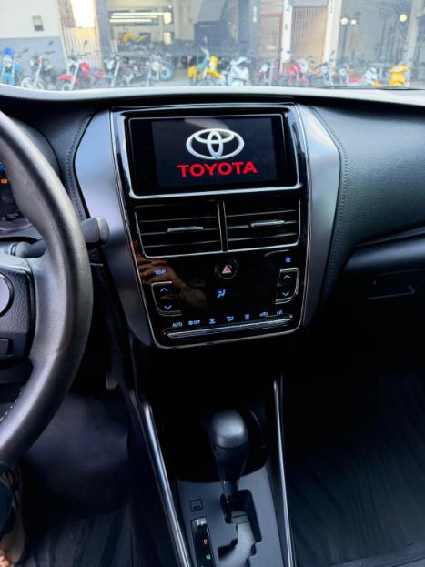 TOYOTA Yaris Hatch 1.5 16V 4P FLEX XL MULTIDRIVE AUTOM�TICO CVT, Foto 10