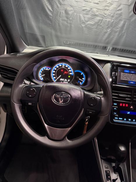 TOYOTA Yaris Hatch 1.5 16V 4P FLEX XL MULTIDRIVE AUTOM�TICO CVT, Foto 8
