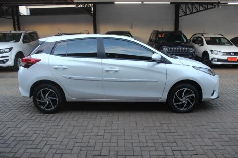 TOYOTA Yaris Hatch 1.5 16V 4P FLEX XLS MULTIDRIVE AUTOM�TICO CVT, Foto 4