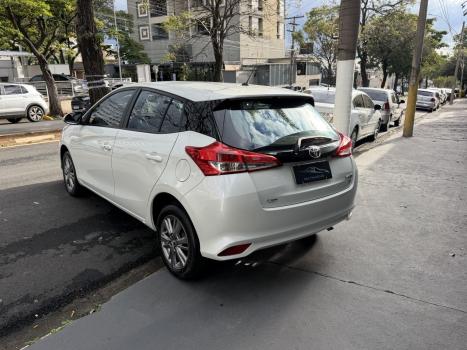 TOYOTA Yaris Hatch 1.5 16V 4P FLEX XL MULTIDRIVE AUTOM�TICO CVT, Foto 8