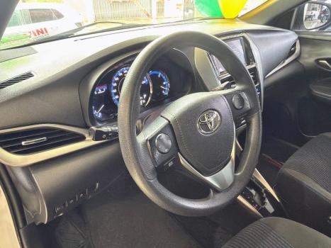 TOYOTA Yaris Hatch 1.3 16V 4P FLEX XL PLUS TECH MULTIDRIVE AUTOM�TICO CVT, Foto 8