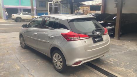 TOYOTA Yaris Hatch 1.5 16V 4P FLEX XL MULTIDRIVE AUTOM�TICO CVT, Foto 3