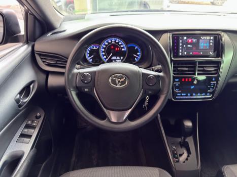 TOYOTA Yaris Hatch 1.5 16V 4P FLEX XL MULTIDRIVE AUTOM�TICO CVT, Foto 8
