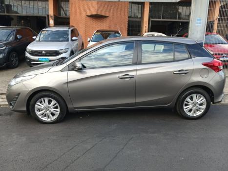 TOYOTA Yaris Hatch 1.3 16V 4P FLEX XL PLUS TECH MULTIDRIVE AUTOM�TICO CVT, Foto 2