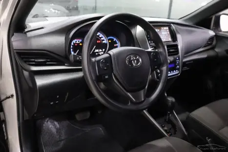 TOYOTA Yaris Hatch 1.5 16V 4P FLEX XL MULTIDRIVE AUTOM�TICO CVT, Foto 4