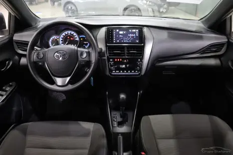 TOYOTA Yaris Hatch 1.5 16V 4P FLEX XL MULTIDRIVE AUTOM�TICO CVT, Foto 6