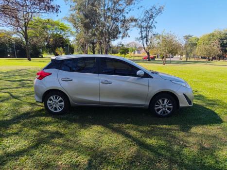TOYOTA Yaris Hatch 1.3 16V 4P FLEX XL PLUS TECH MULTIDRIVE AUTOM�TICO CVT, Foto 10