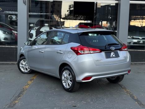 TOYOTA Yaris Hatch 1.3 16V 4P FLEX XL MULTIDRIVE AUTOMÁTICO CVT, Foto 4