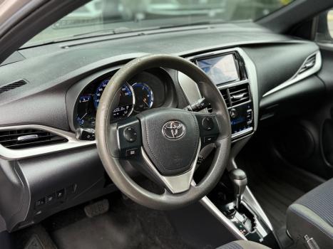 TOYOTA Yaris Hatch 1.3 16V 4P FLEX XL PLUS TECH MULTIDRIVE AUTOMÁTICO CVT, Foto 8