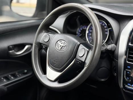 TOYOTA Yaris Hatch 1.3 16V 4P FLEX XL PLUS TECH MULTIDRIVE AUTOMÁTICO CVT, Foto 9