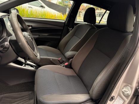 TOYOTA Yaris Hatch 1.3 16V 4P FLEX XL PLUS TECH MULTIDRIVE AUTOMÁTICO CVT, Foto 12