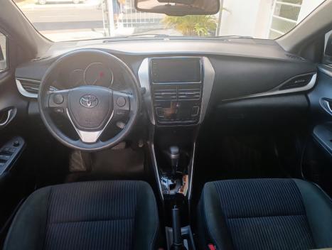 TOYOTA Yaris Hatch 1.3 16V 4P FLEX XL PLUS TECH MULTIDRIVE AUTOMÁTICO CVT, Foto 12