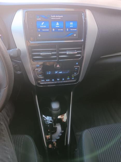 TOYOTA Yaris Hatch 1.3 16V 4P FLEX XL PLUS TECH MULTIDRIVE AUTOMÁTICO CVT, Foto 16