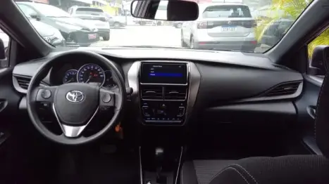 TOYOTA Yaris Hatch , Foto 7