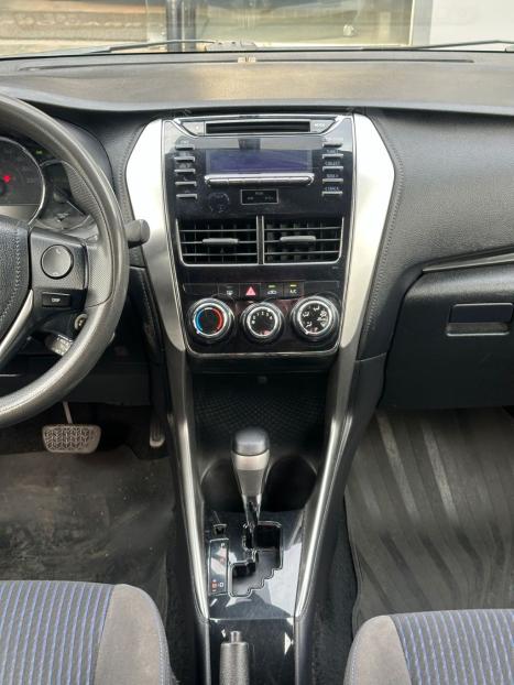 TOYOTA Yaris Sedan 1.5 16V 4P FLEX XL MULTIDRIVE AUTOMTICO CVT, Foto 9