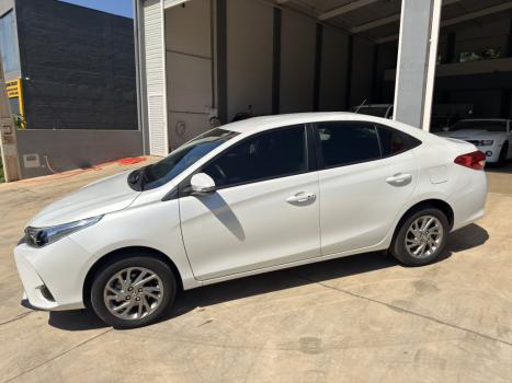 TOYOTA Yaris Sedan 1.5 16V 4P FLEX XS CONNECT MULTIDRIVE AUTOM�TICO CVT, Foto 3