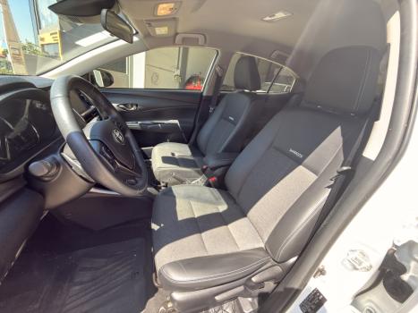 TOYOTA Yaris Sedan 1.5 16V 4P FLEX XS CONNECT MULTIDRIVE AUTOM�TICO CVT, Foto 11