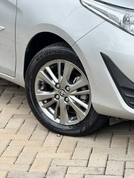 TOYOTA Yaris Sedan 1.5 16V 4P FLEX XL MULTIDRIVE AUTOM�TICO CVT, Foto 3
