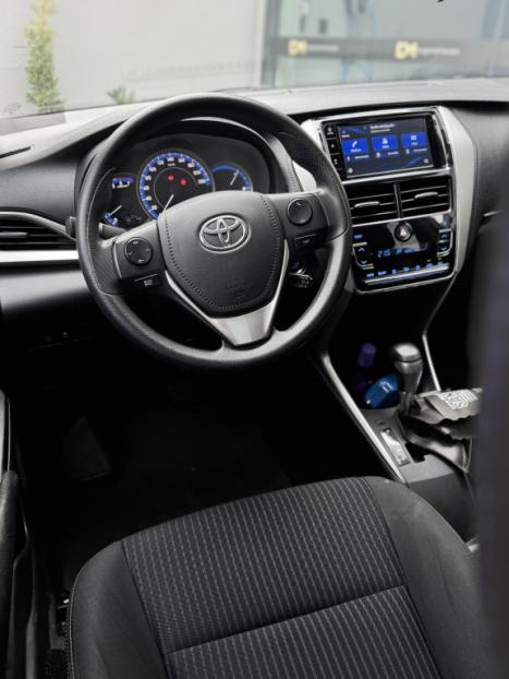 TOYOTA Yaris Sedan 1.5 16V 4P FLEX XL MULTIDRIVE AUTOM�TICO CVT, Foto 10