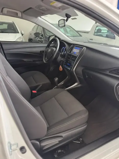 TOYOTA Yaris Sedan 1.5 16V 4P FLEX XL LIVE MULTIDRIVE AUTOM�TICO CVT, Foto 9
