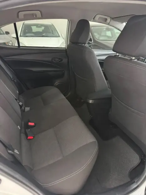 TOYOTA Yaris Sedan 1.5 16V 4P FLEX XL LIVE MULTIDRIVE AUTOM�TICO CVT, Foto 10