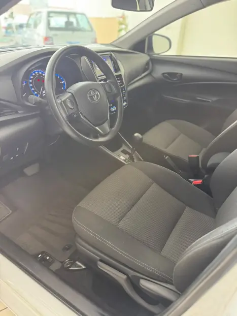TOYOTA Yaris Sedan 1.5 16V 4P FLEX XL LIVE MULTIDRIVE AUTOM�TICO CVT, Foto 13
