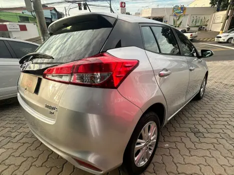 TOYOTA Yaris Sedan 1.3 16V 4P FLEX XL PLUS TECH MULTIDRIVE AUTOMÁTICO CVT, Foto 6
