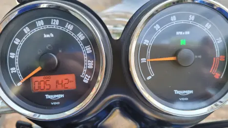TRIUMPH Bonneville T100 900 , Foto 5 TRIUMPH Bonneville T100 900 , Foto 5