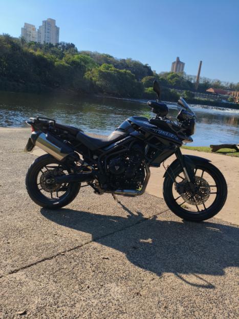 TRIUMPH Tiger 800 XR, Foto 1