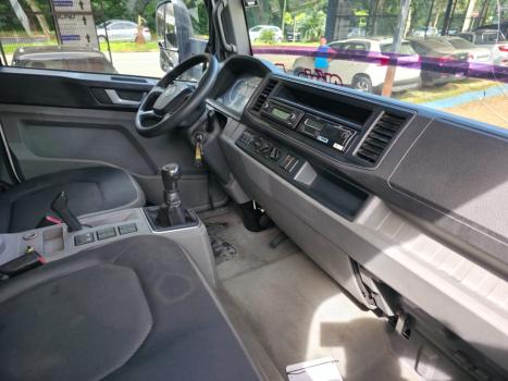 VOLKSWAGEN 13-180 DELIVERY 6X2, Foto 8